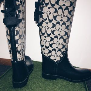 Black couch rain boots